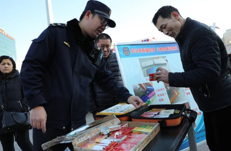 上海哪里有卖旧的香烟壳 旧上海街头卖烟的小商贩