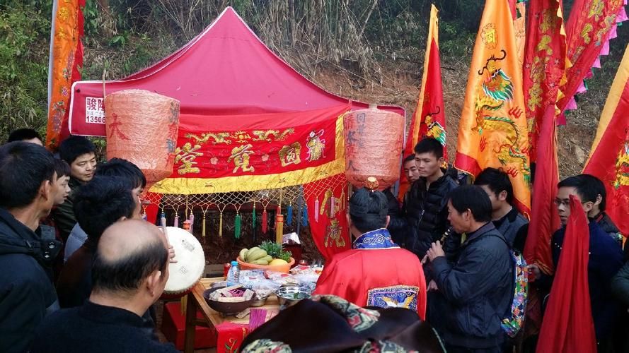 三根香烟祭天什么意思 三根烟祭拜恶搞图片