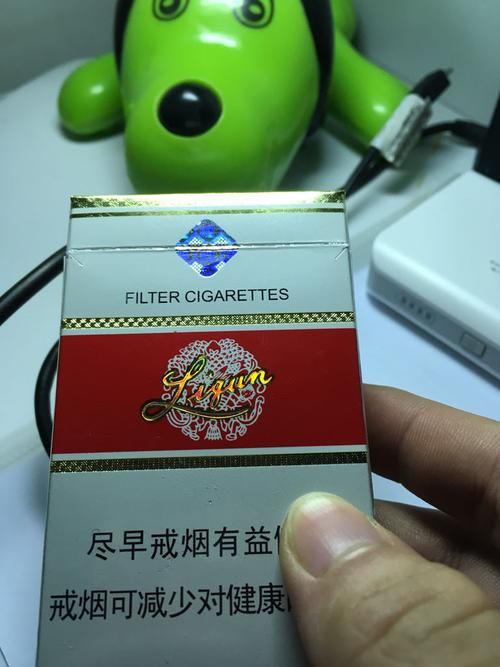 假的利群香烟抽着什么味 假利群什么样子