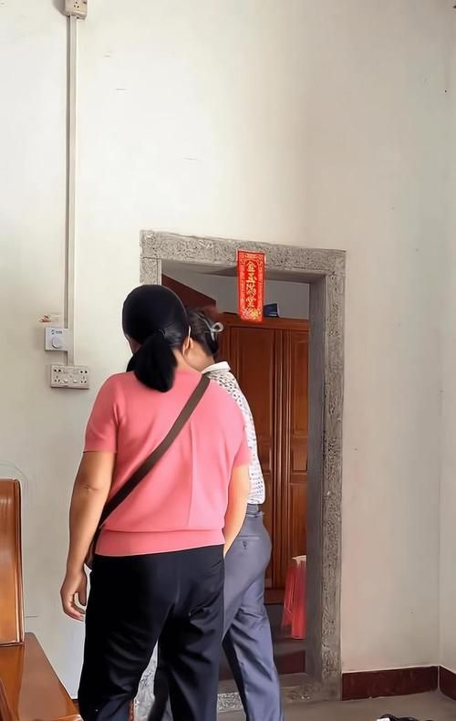 叫妈妈拿香烟什么意思呀 叫妈妈拿香烟什么意思呀图片