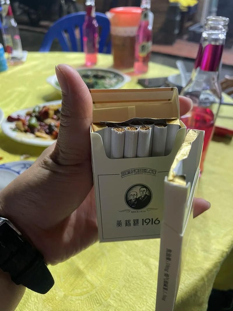 和朋友玩带什么香烟 和朋友吃饭抽什么烟