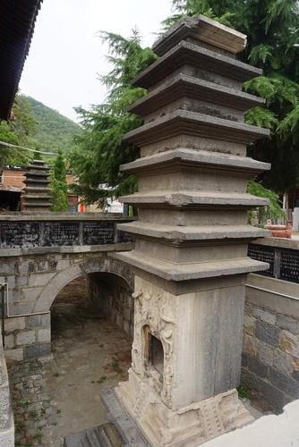 去灵泉寺在哪里买香烟 灵泉寺可以开车上山吗