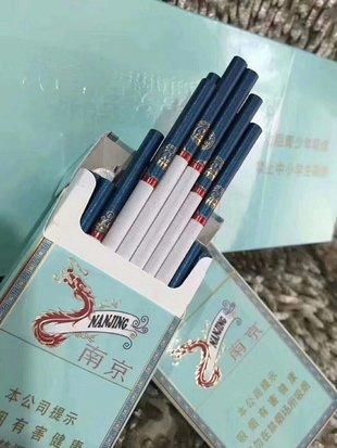 拍香烟盒的姿势有哪些 拍烟盒图片发朋友圈